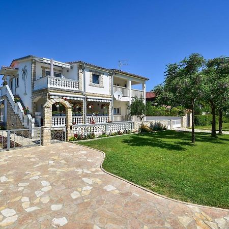 Apartments Rote Rosen Нин Екстериор снимка