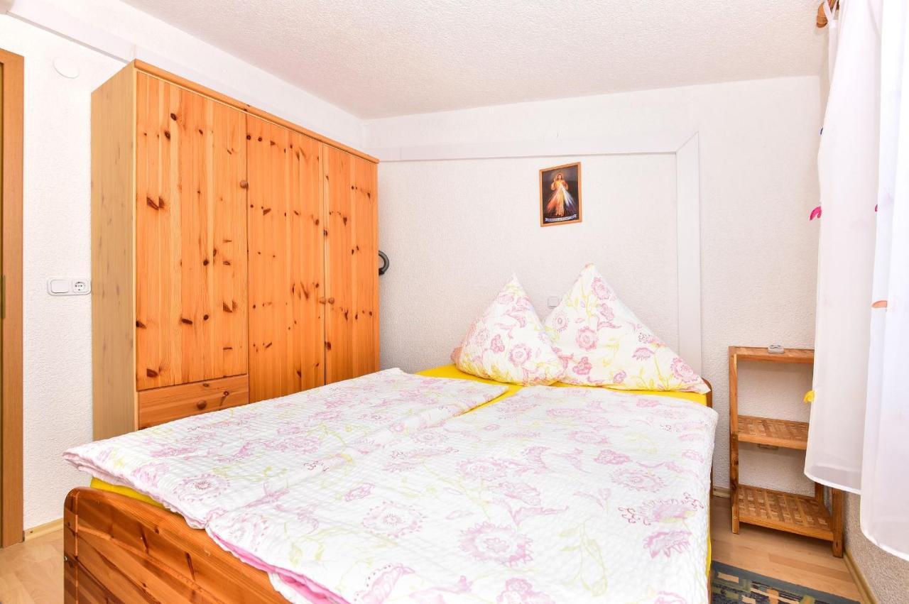 Apartments Rote Rosen Нин Екстериор снимка