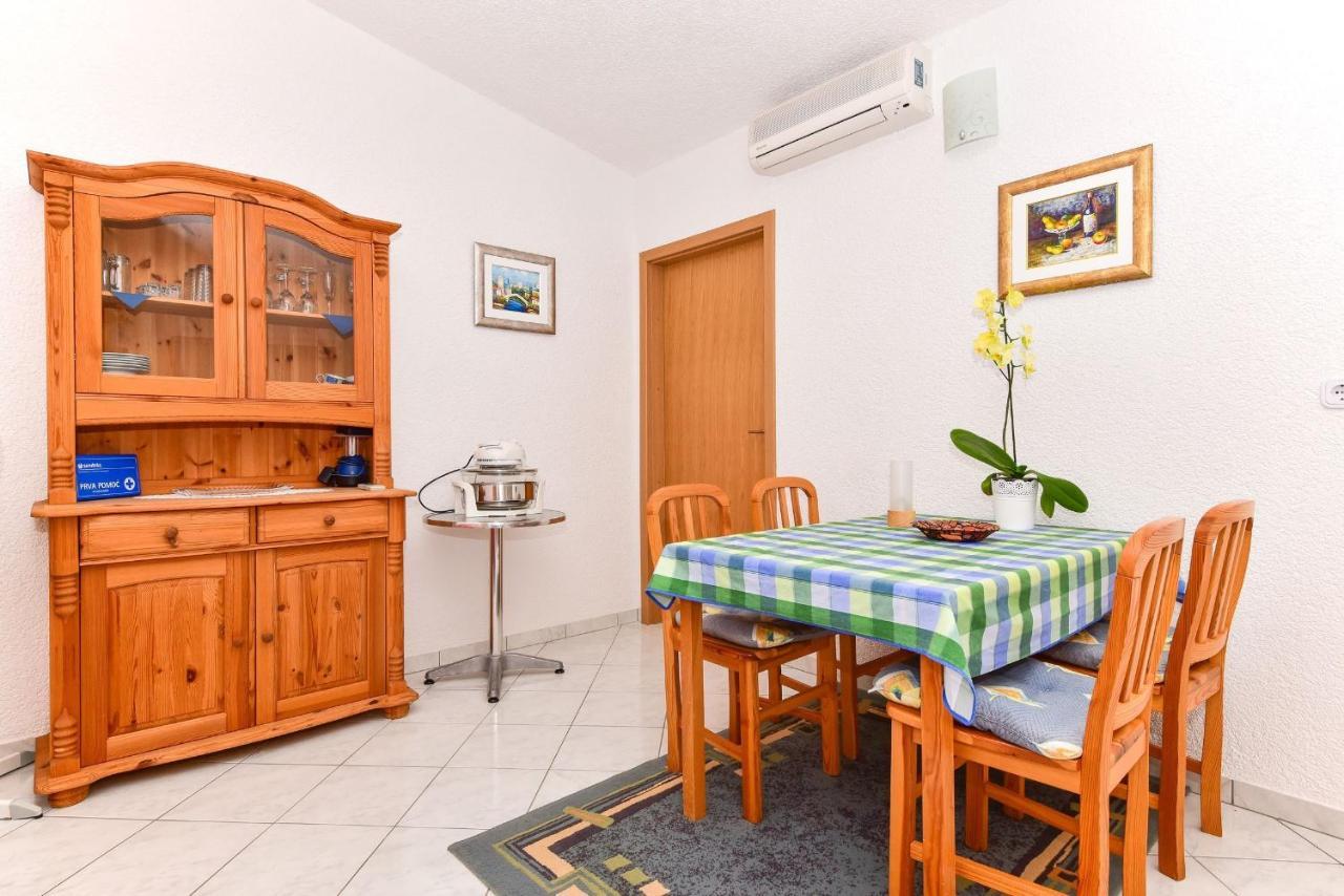 Apartments Rote Rosen Нин Екстериор снимка