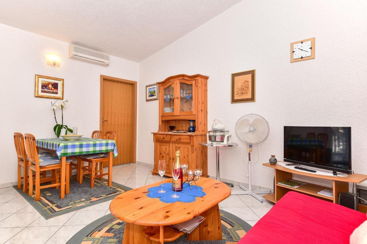 Apartments Rote Rosen Нин Екстериор снимка