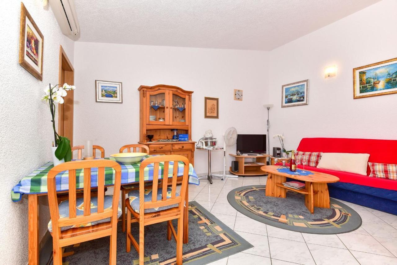 Apartments Rote Rosen Нин Екстериор снимка
