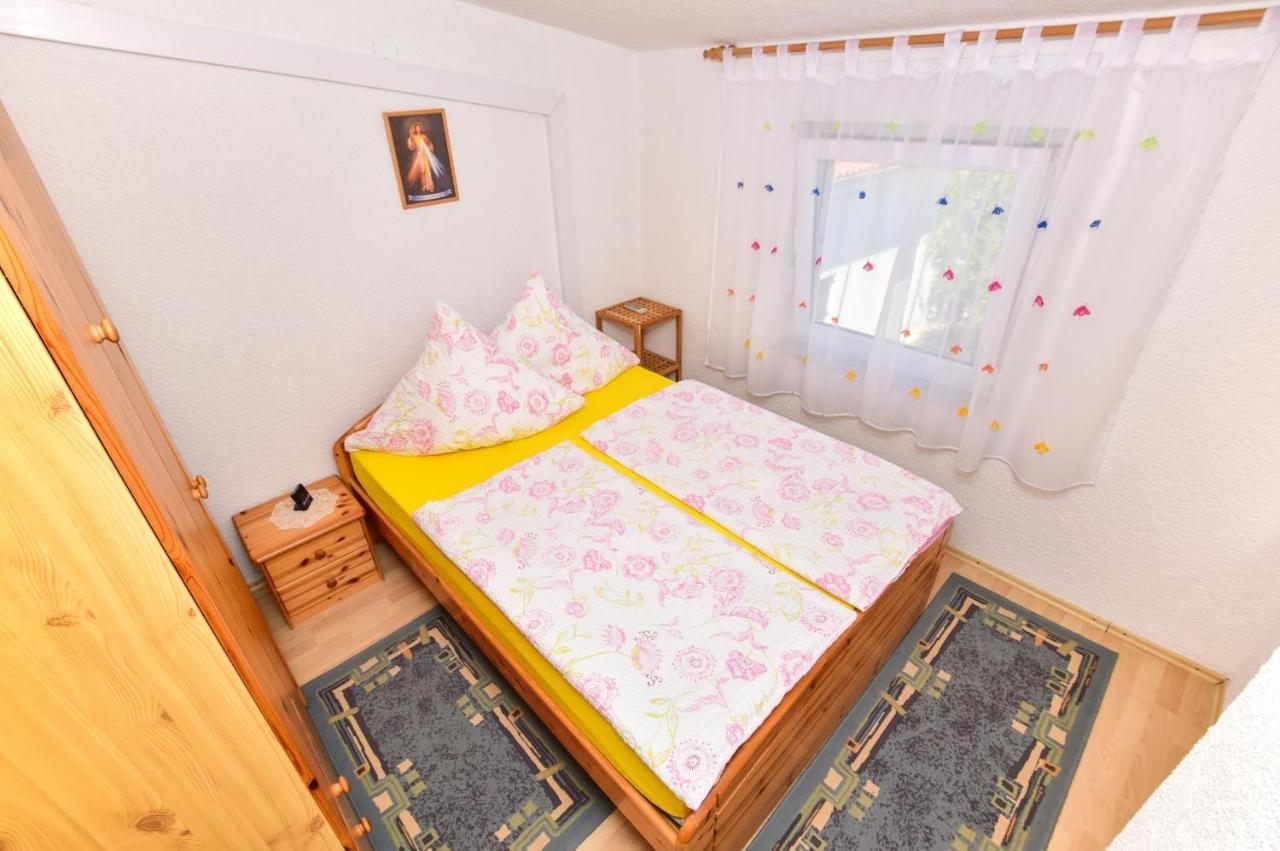 Apartments Rote Rosen Нин Екстериор снимка