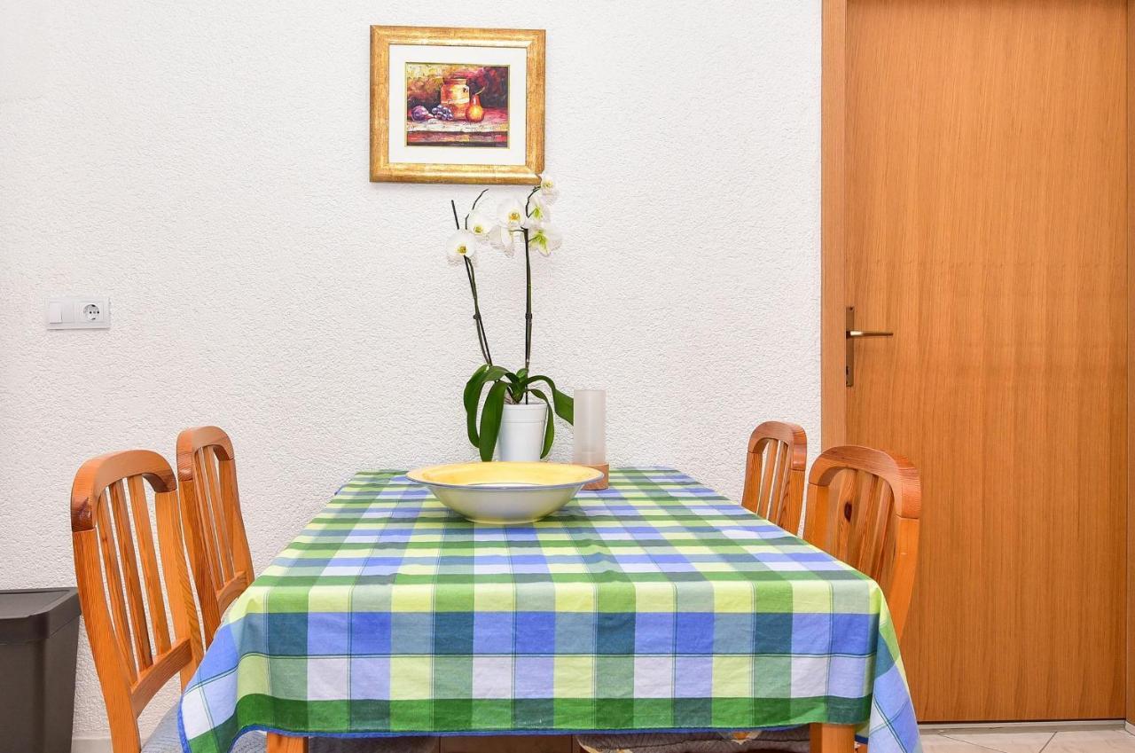 Apartments Rote Rosen Нин Екстериор снимка