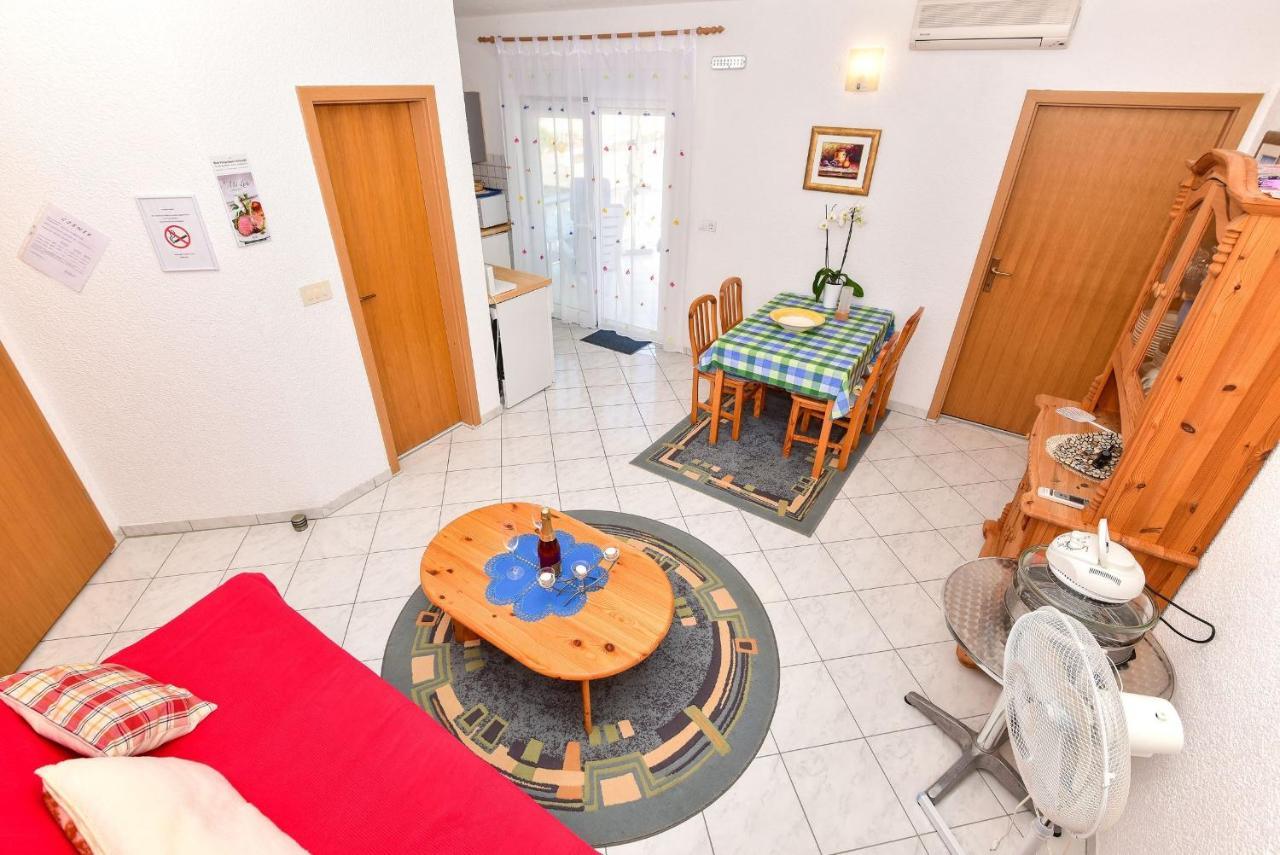 Apartments Rote Rosen Нин Екстериор снимка