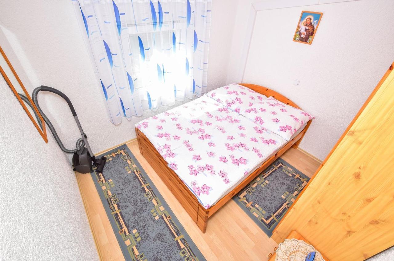 Apartments Rote Rosen Нин Екстериор снимка