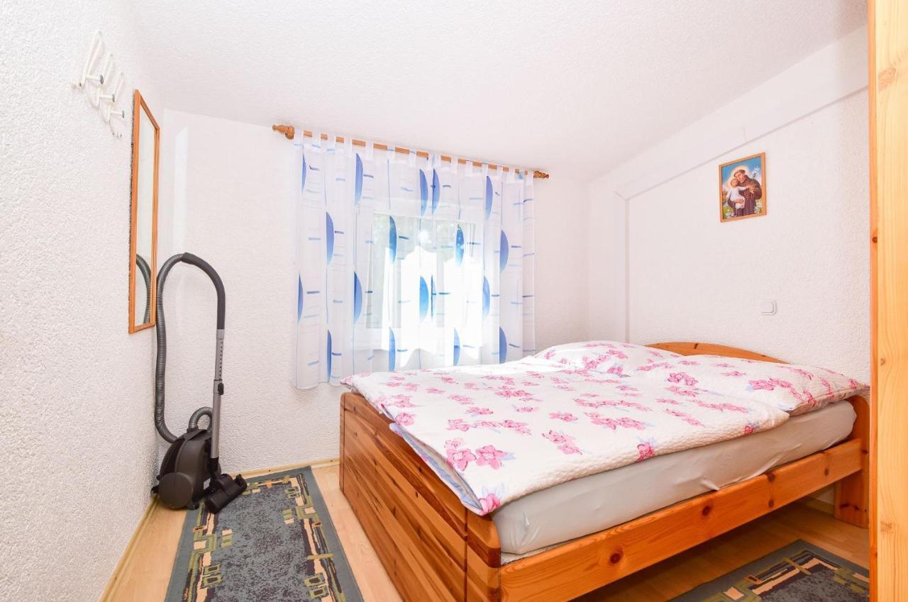 Apartments Rote Rosen Нин Екстериор снимка