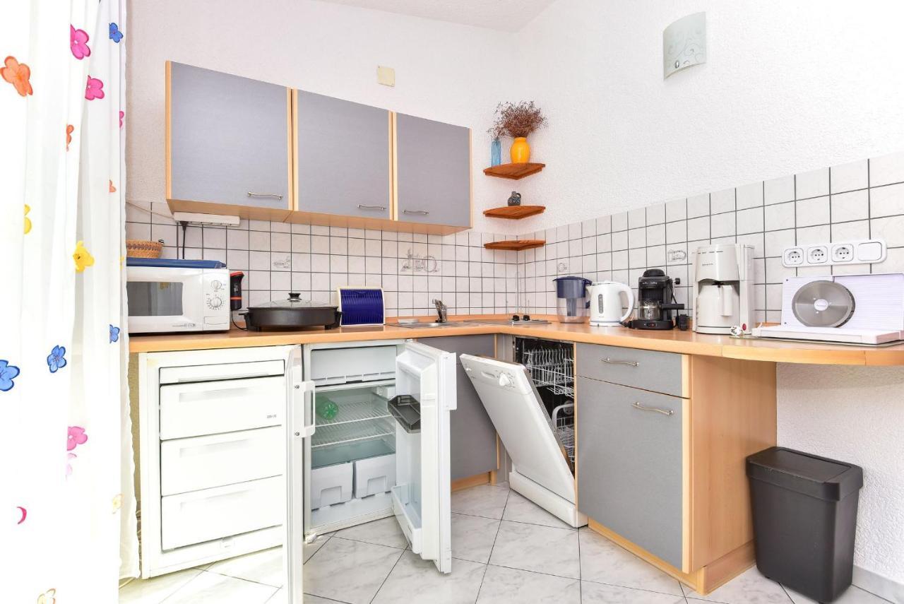Apartments Rote Rosen Нин Екстериор снимка