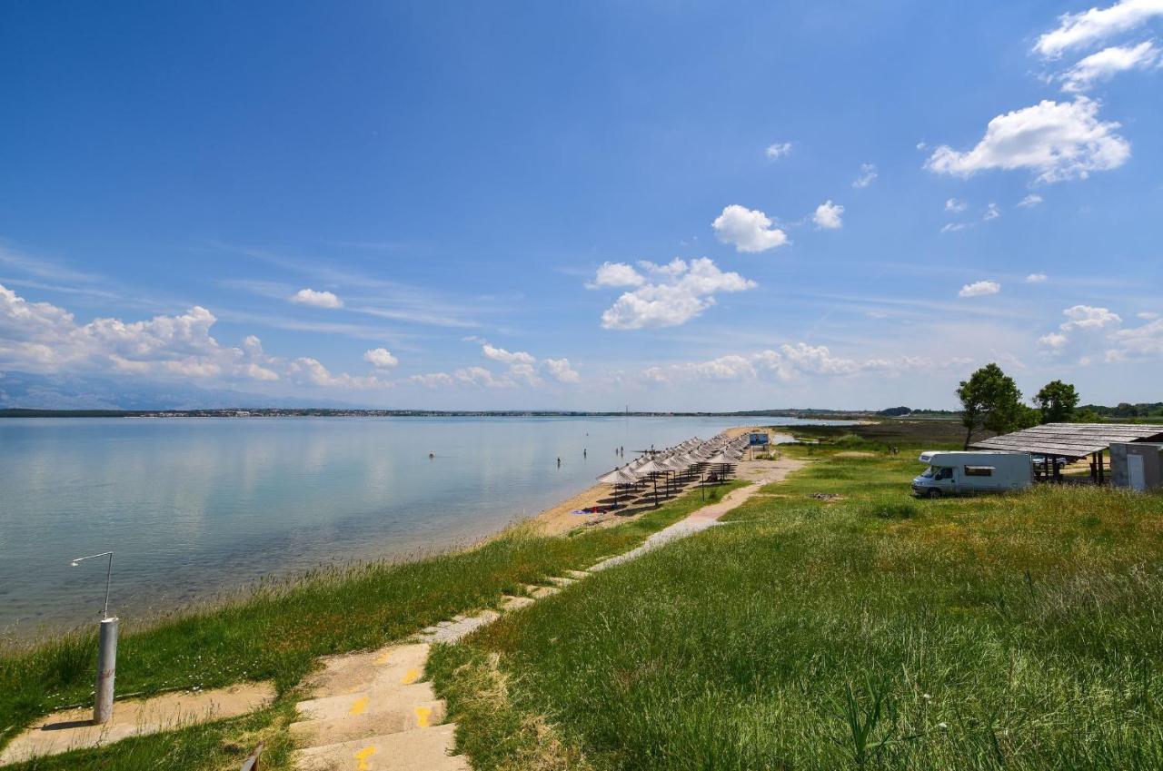 Apartments Rote Rosen Нин Екстериор снимка